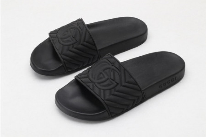 Onekick GUCC SLIPPERS ALL BLACK