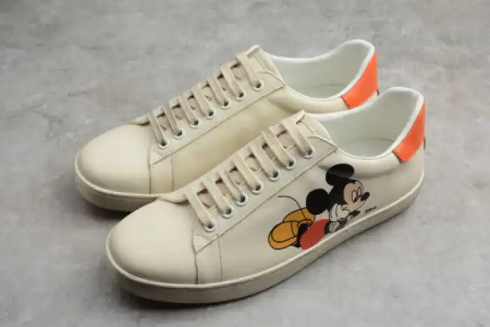 Rep DISNEY & GUCC 550051 9N020 8465