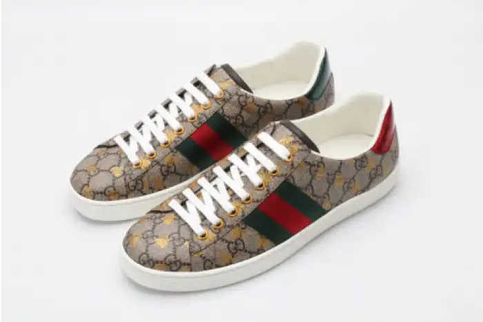 Chep Onekick GUCC ACE EMBROIDERED LOW-TOP SNEAKER 548950 9N020 8465