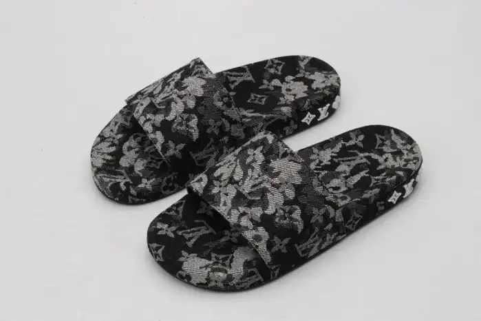 Loui Vuitto SLIPPERS