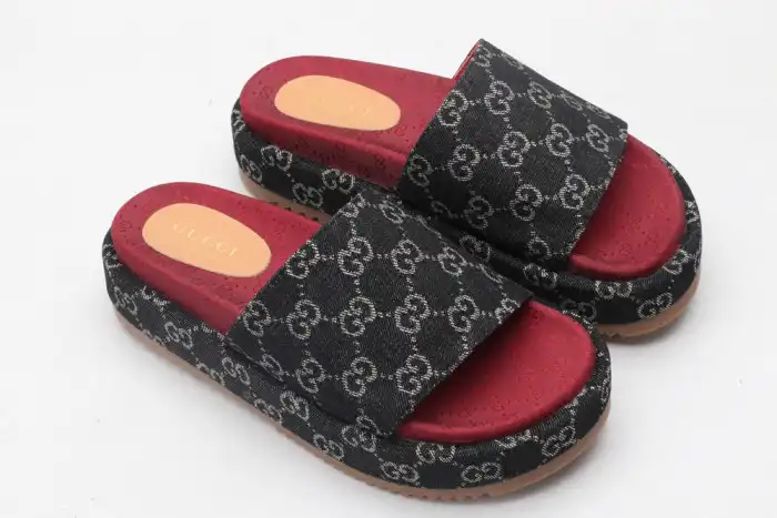 Chep Onekick GUCC SLIPPERS