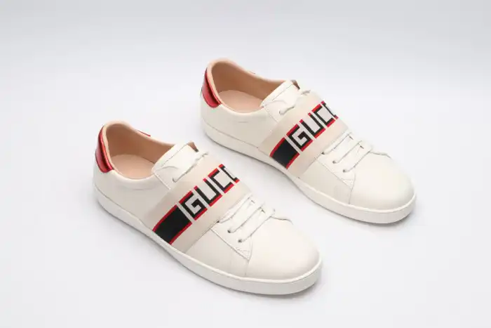 GUCC LOW-TOP SNEAKER