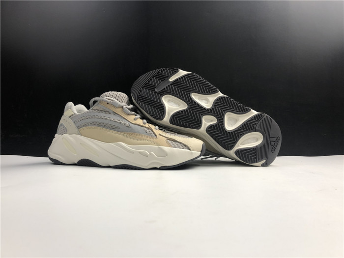 Onekick Adidas Yeezy Boost 700 V2 Cream Cream GY7924