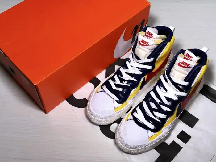 SACAI X NIKE BLAZER MID VARSITY MAIZE BV0072-700