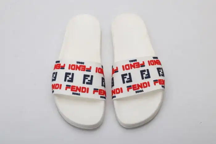 Fend1 Slippers