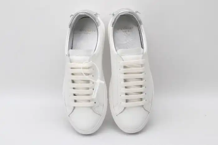 Givench LOW-TOP SNEAKER