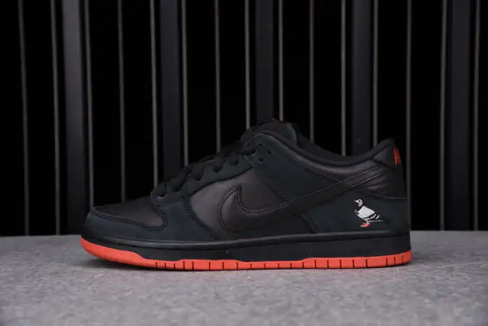 Onekick Nike SB Dunk Low Black Pigeon 883232-008