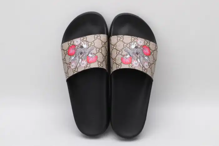 GUCC SLIPPERS