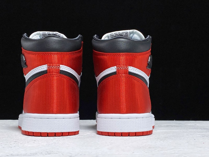 Onekick Air Jordan 1 Retro High Satin Black Toe CD0461-016