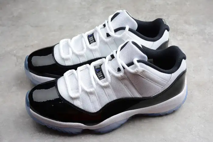 Air Jordan 11 Retro Low 