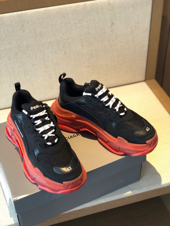 Onekick BLCG TRIPLE S SNEAKER