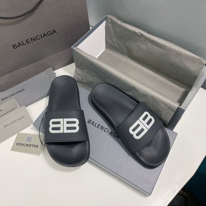 BLCG SLIPPERS