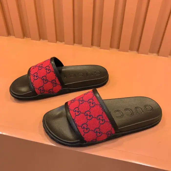 GUCC SLIPPERS