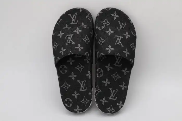 Loui Vuitto SLIPPERS