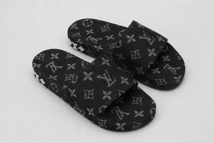 Cheap Loui Vuitto SLIPPERS