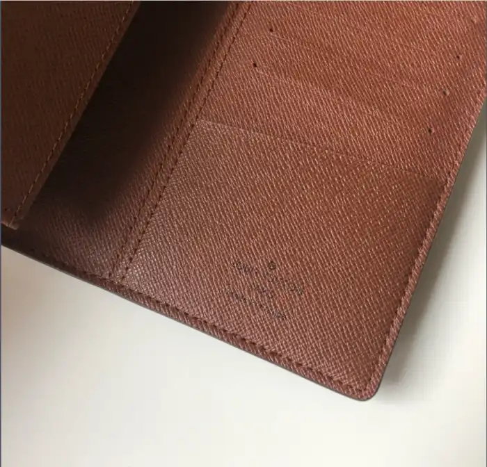 LOUI VUITTO WALLET M66540 19*9