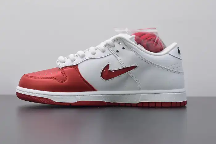 Onekick Nike SB Dunk Low Jewel Swoosh Red CK3480-600