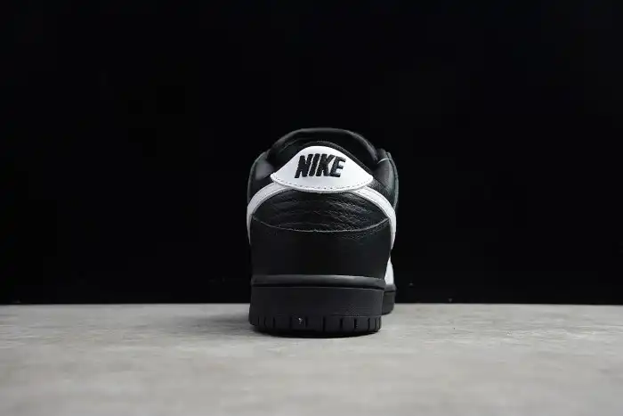 Nike SB Dunk Low Yin Yang 313170-023