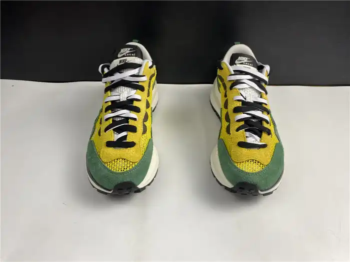 Cheap NIKE VAPORWAFFLE SACAI TOUR YELLOW STADIUM GREEN CV1363-700