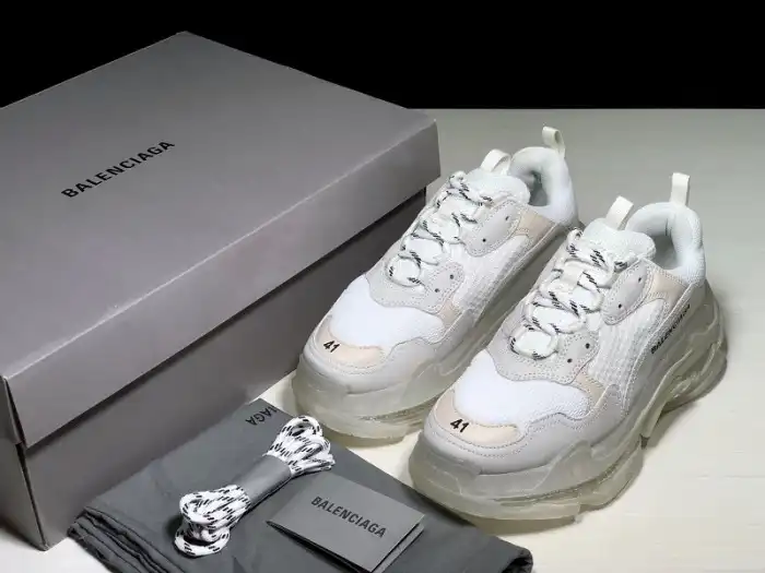 Rep BLCG Triple S Clear Sole White 541624 W09E1 9000