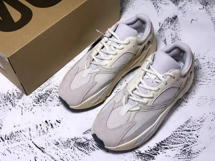 Chep Onekick Adidas Yeezy Boost 700 Analog EG7596