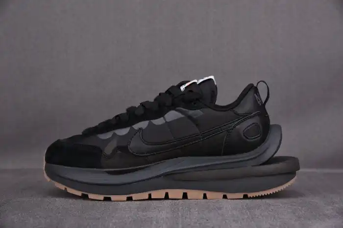 Onekick Nike Sacai x VaporWaffle 'Black Gum DD1875 001