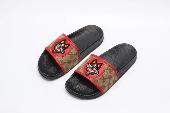 GUCC SLIPPERS