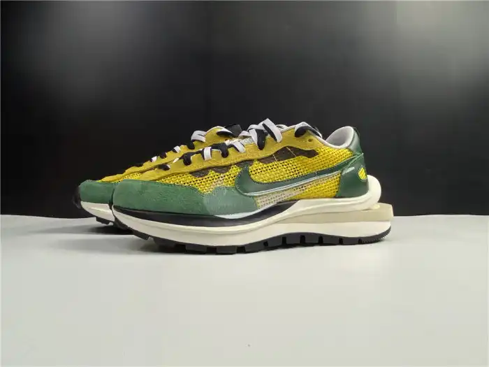 Onekick NIKE VAPORWAFFLE SACAI TOUR YELLOW STADIUM GREEN CV1363-700