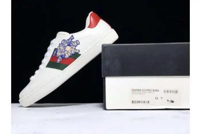 GUCC ACE EMBROIDERED LOW-TOP SNEAKER