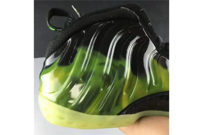 NIKE AIR FOAMPOSITE ONE PARANORMAN 'PARANORMAN' 579771-003