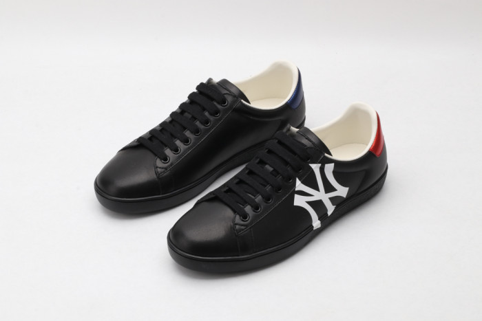 GUCC LOW-TOP SNEAKER