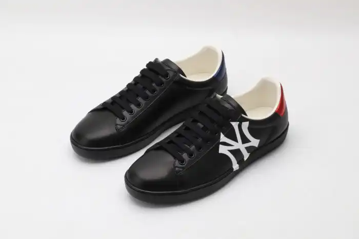 Rep GUCC LOW-TOP SNEAKER