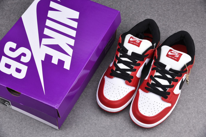 NIKE SB DUNK LOW J-PACK CHICAGO BQ6817-600