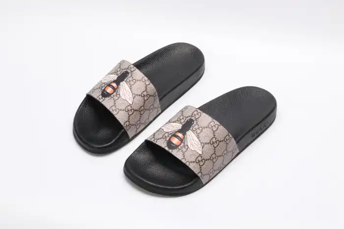 GUCC SLIPPERS