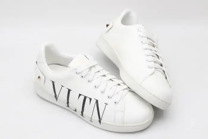 Cheap VALENTIN0 SNEAKER