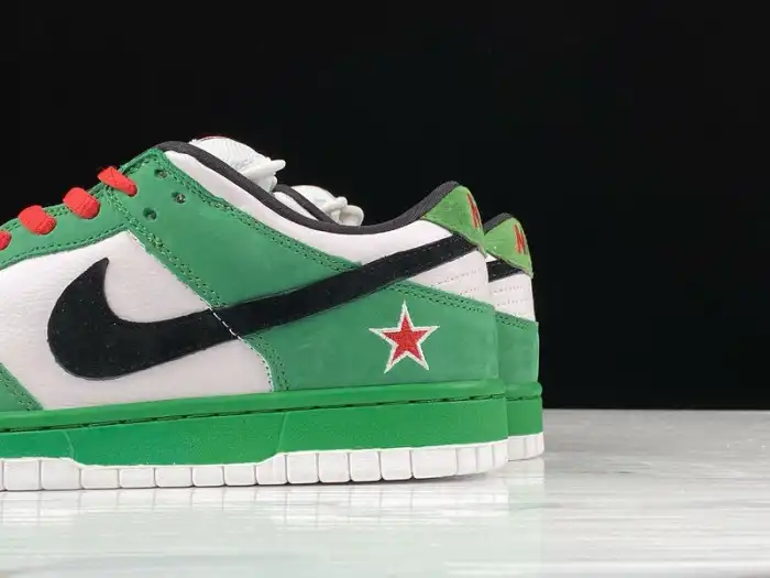 Cheap Nike Dunk SB Low Heineken 304292-302