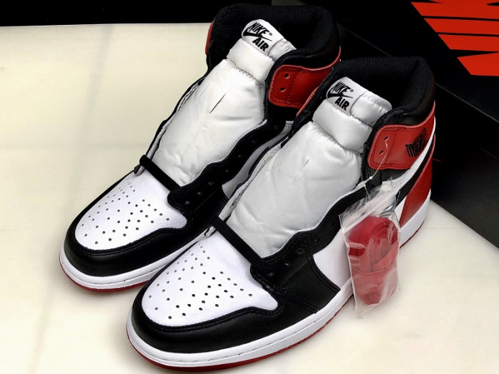 Onekick Air Jordan 1 Retro Black Toe 555088-125