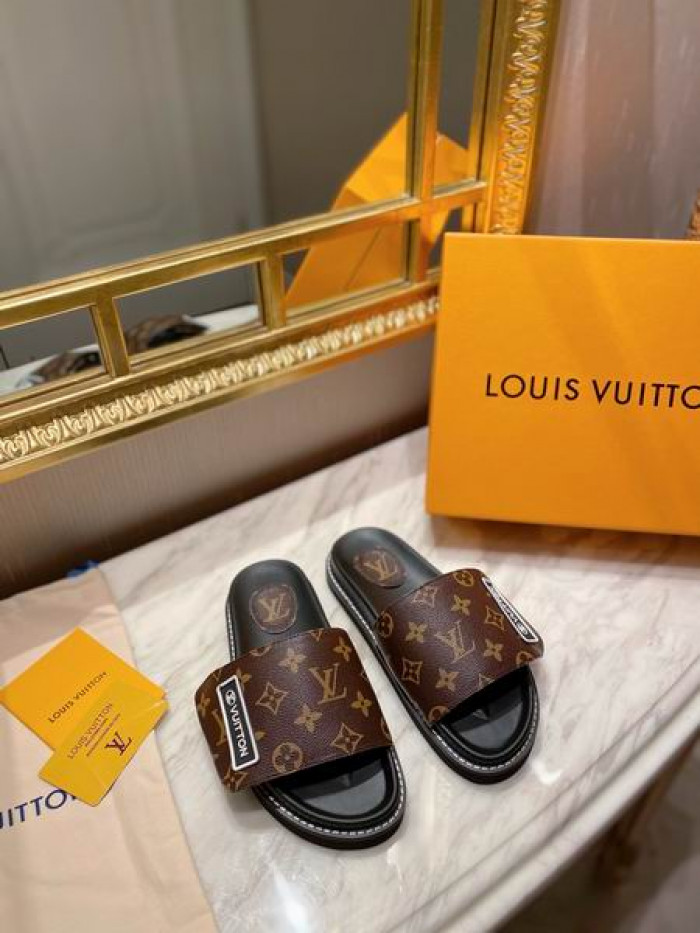 LV SLIPPERS