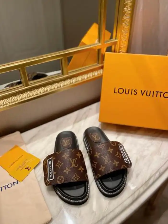 LV SLIPPERS