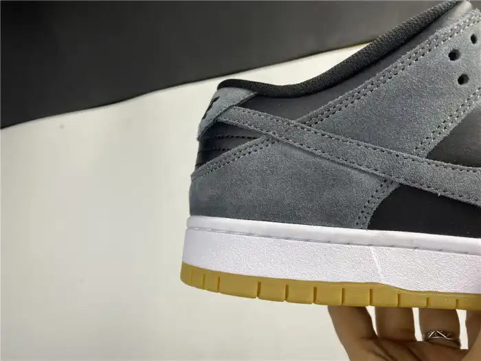 Cheap Nike SB Dunk Low Dark Grey Black Gum AR0778-001