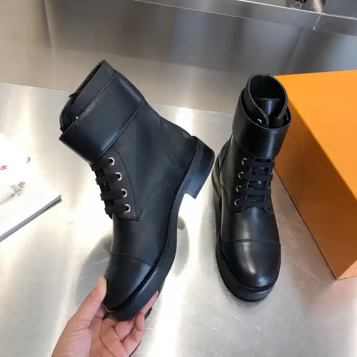 Rep LOUS VUITON WONDERLAND FLAT RANGER BOOTS