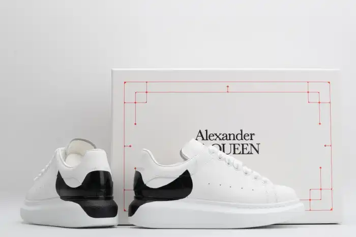 MQ SNEAKERS