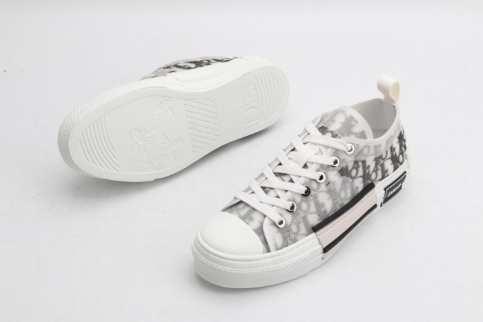 DR B23 Oblique Low Top Sneakers