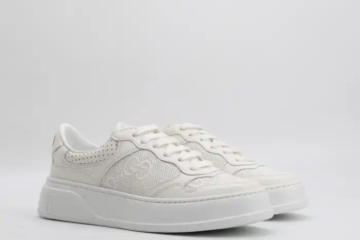 GUCC LOW-TOP SNEAKER