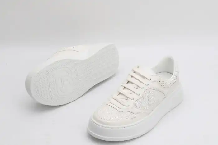 GUCC LOW-TOP SNEAKER