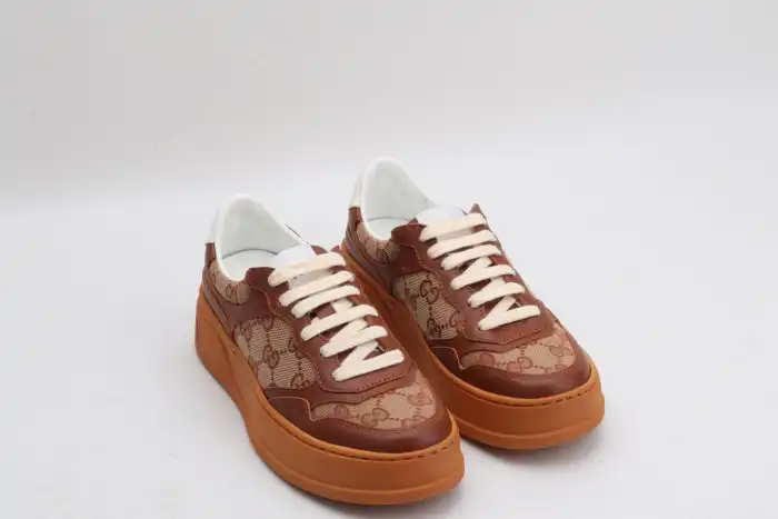 GUCC LOW-TOP SNEAKER