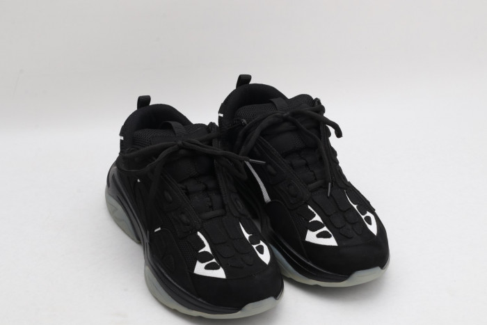 Onekick AR1M1 Low-Top Sneaker