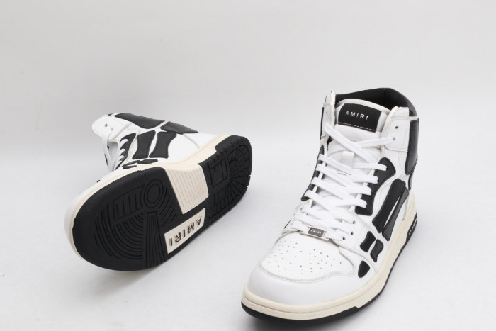 Onekick AR1M1 High-Top Sneaker