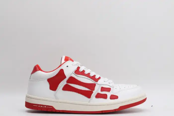 AR1M1 Low-Top Sneaker