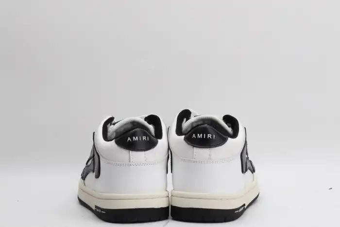 AR1M1 Low-Top Sneaker